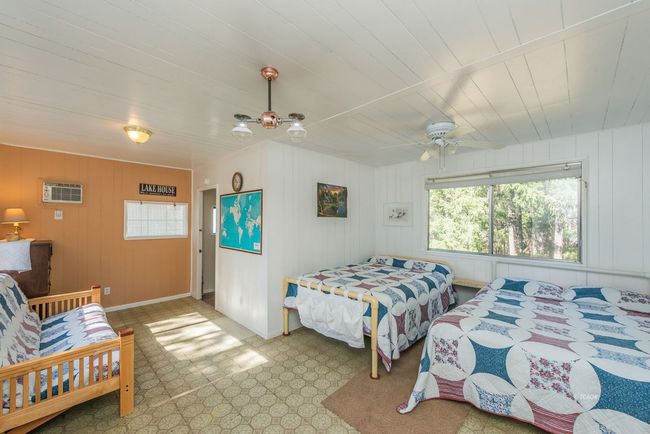 Middle Cabin | Image 25