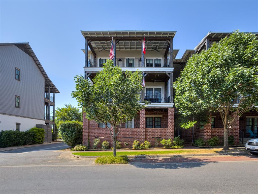 Residential in Carlton Landing