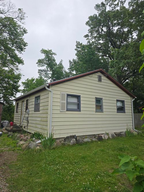 23703 River Run Rd, Mendon, MI, 49072-9517 | Card Image