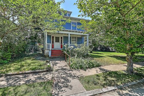 20 Stratford Rd, Cranston, RI, 02905-3721 | Card Image