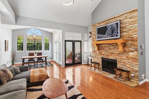 apt-85-3235 Cole Ave, Dallas, TX, 75204-1369 | Card Image
