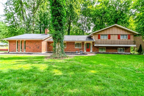 2425 Westlawn Dr, Dayton, OH, 45440-2038 | Card Image