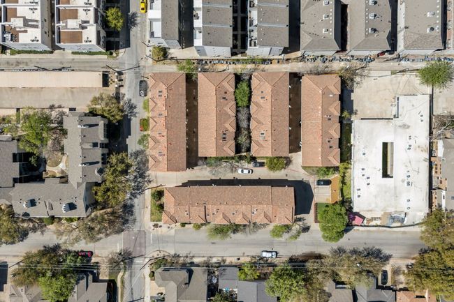 1012 Pavillion St, Townhouse with 2 bedrooms, 3 bathrooms and null parking in Dallas TX | Image 31