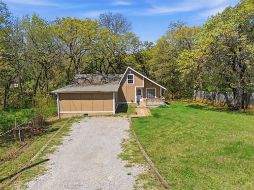 105 Lazy Ike Ln, Pottsboro, TX, 75076-6144 | Card Image