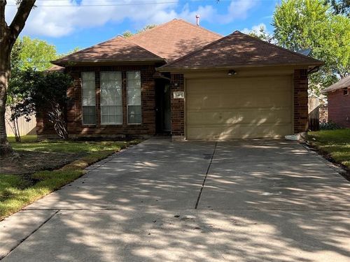 5415 Pecos St, Dickinson, TX, 77539-5995 | Card Image