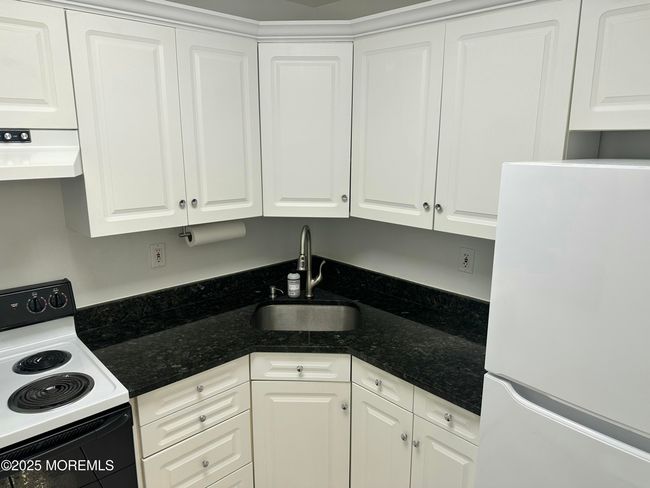 D - 153 Cross Slope Ct, Home with 1 bedrooms, 1 bathrooms and null parking in Manalapan NJ | Image 7