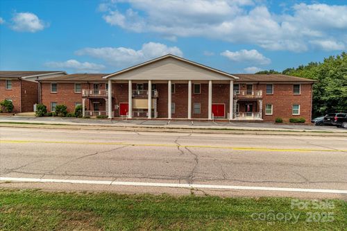 2116 S Main St, Kannapolis, NC, 28081-7161 | Card Image