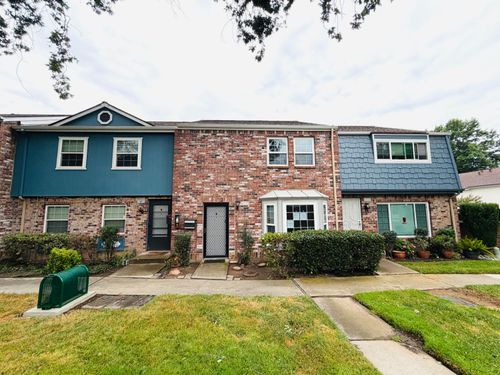 4032 Oak Villa Cir, Carmichael, CA, 95608-2144 | Card Image