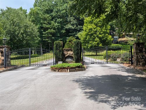 115 Ivywood Ln, Laurel Park, NC, 28739-9009 | Card Image