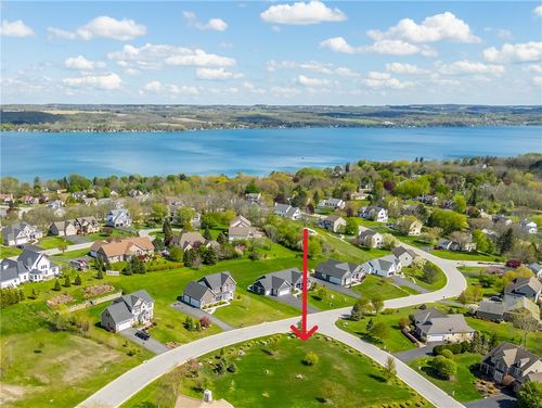 4996 Crescent Cir, Canandaigua, NY, 14424-2730 | Card Image