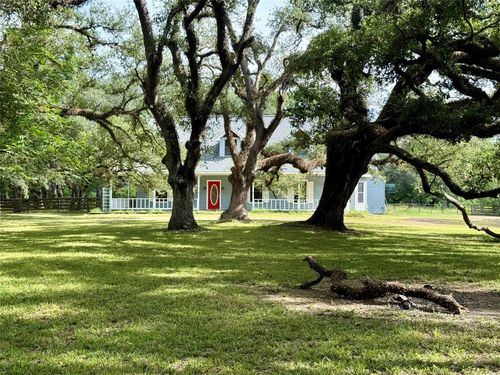 7411 Pecan Dr, Damon, TX, 77430-9354 | Card Image