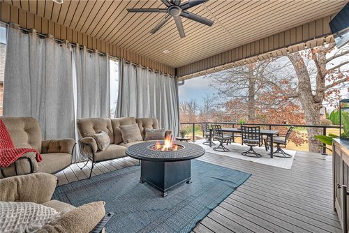 7007 W Balmoral Dr, Rogers, AR, 72758-9065 | Card Image