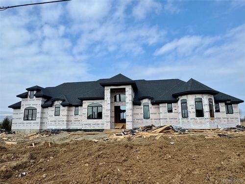 6281 31 Mile Rd, Washington Twp, MI, 48095-1288 | Card Image