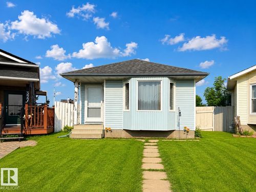 325 Kline Cres Nw, Edmonton, AB, T6L6K8 | Card Image