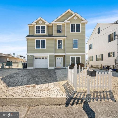 13 W Schuylkill Rd, LITTLE EGG HARBOR TWP, NJ, 08087-1127 | Card Image