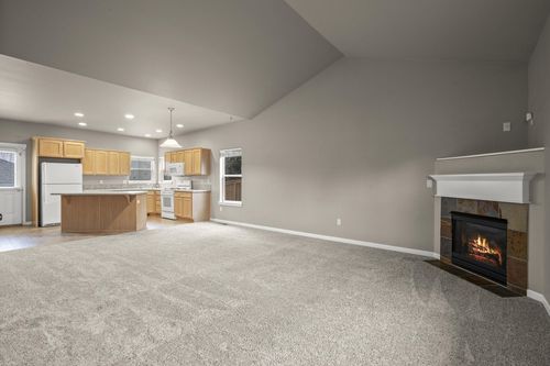 20702 Beaumont Dr, Bend, OR, 97701-7937 | Card Image