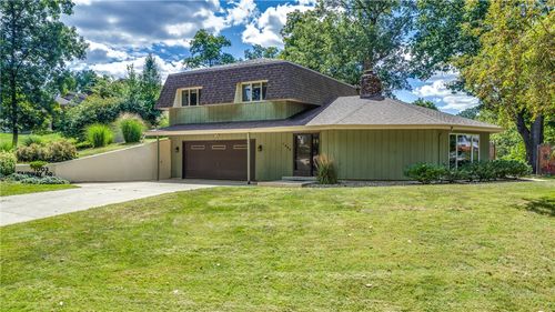 1003 Fairway Dr, Effingham, IL, 62401-3167 | Card Image