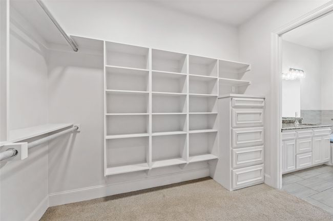 Primary closet | Image 16