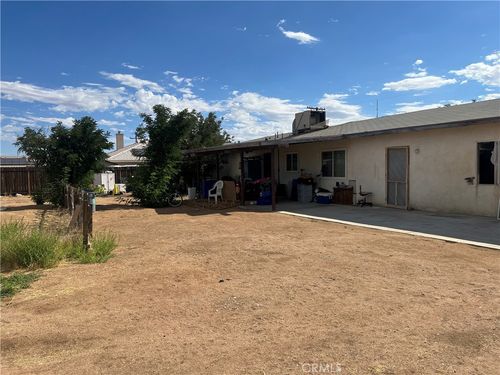 12442 Quinnault Rd, Apple Valley, CA, 92308-7333 | Card Image
