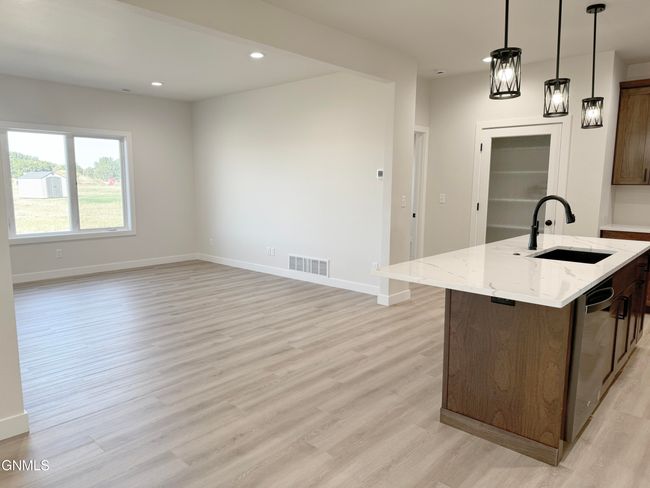 2912 Peach Tree Dr, Townhouse with 2 bedrooms, 2 bathrooms and null parking in Bismarck ND | Image 39