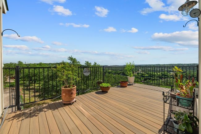 Main level deck. | Image 30