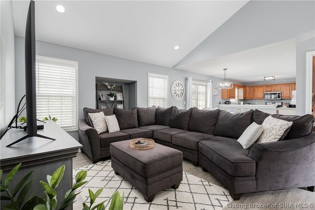 4652 Brush College Rd, Home with 4 bedrooms, 3 bathrooms and null parking in Floyds Knobs IN | Image 6