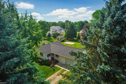 655 W Davison Lake Rd, Oxford, MI, 48371-1527 | Card Image