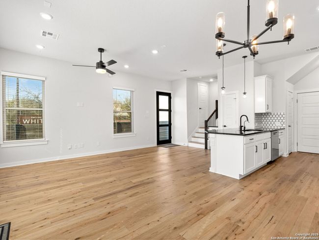 UNIT-1 - 5843 Whitby Rd, House other with 3 bedrooms, 3 bathrooms and null parking in San Antonio TX | Image 4