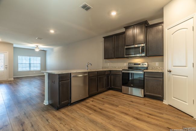 9106 Canvas Run, House other with 5 bedrooms, 3 bathrooms and null parking in Converse TX | Image 12
