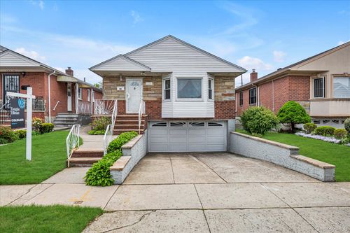 160-16 25th Drive, New York, NY, 11358 | Card Image