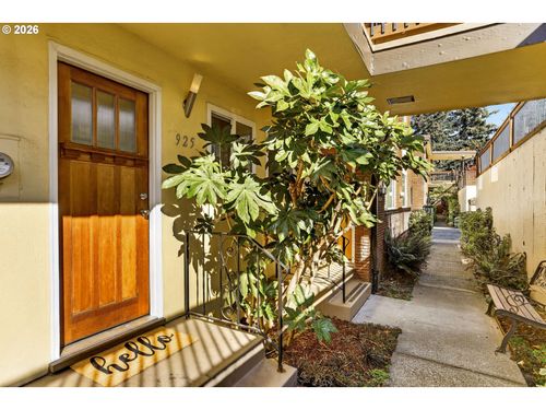 925 Ne 68th Ave, Portland, OR, 97213-5401 | Card Image