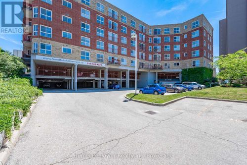 107-20 St George St, Kitchener, ON, N2G2S7 | Card Image