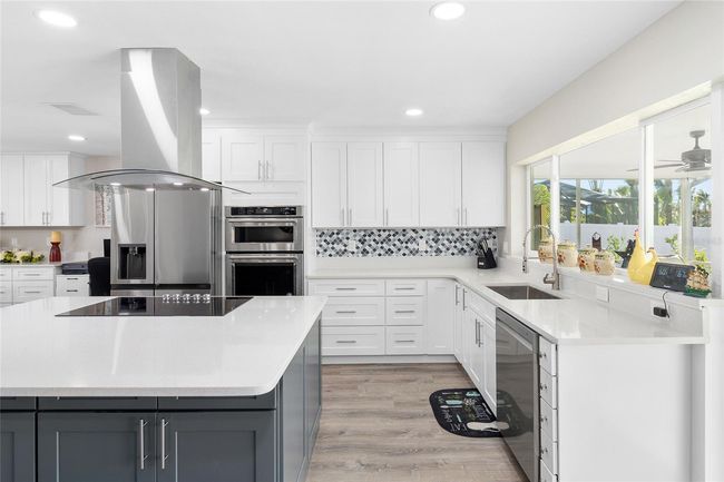 6518 Senegal Palm Way, House other with 3 bedrooms, 2 bathrooms and null parking in APOLLO BEACH FL | Image 10