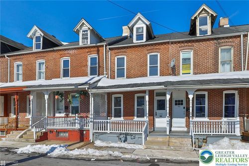 1135 W Court St, Allentown, PA, 18101-1032 | Card Image