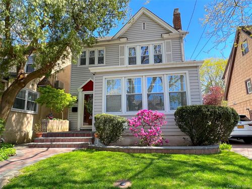 257-14 Pembroke Ave, Great Neck, NY, 11020-1038 | Card Image