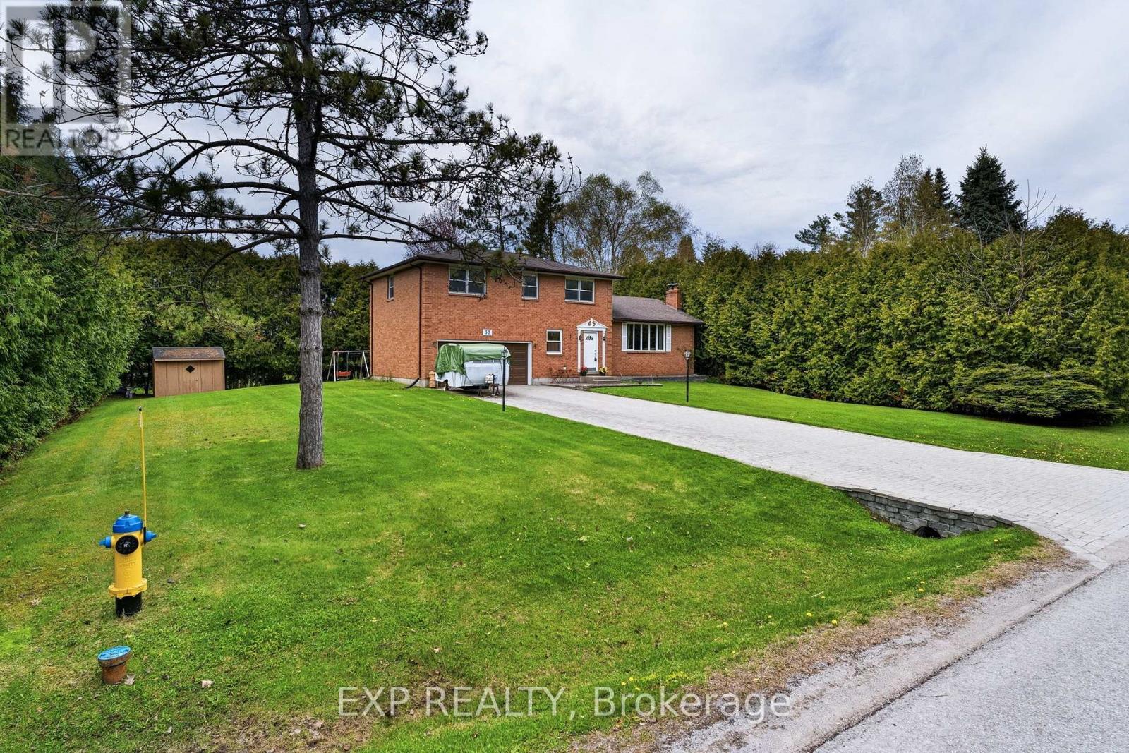 Residential in Georgina (Sutton & Jackson's Point) 3