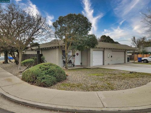 2500 2500 Haddon Avenue, Modesto, CA, 95354-3127 | Card Image