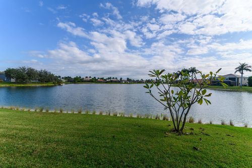 2880 Orange Grove Trl, NAPLES, FL, 34120-7513 | Card Image