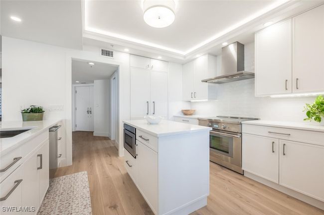 APT-702 - 4021 Gulf Shore Blvd N, Condo with 3 bedrooms, 3 bathrooms and null parking in NAPLES FL | Image 21