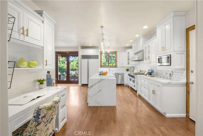 Large kitchen | Image 8