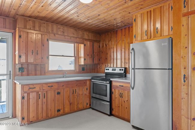 Front Upstairs Kitchen | Image 15