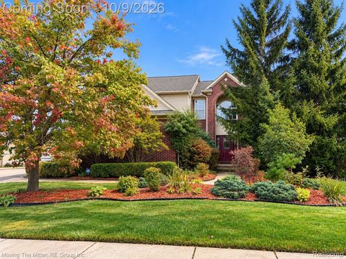 7351 Anna Dr, Van Buren Township, MI, 48111-5176 | Card Image
