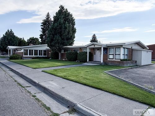 890 Oxford Drive, Idaho Falls, ID, 83401 | Card Image