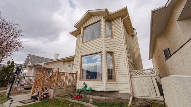 24 Laguna Close Ne, House other with 4 bedrooms, 3 bathrooms and 2 parking in Calgary AB | Image 5