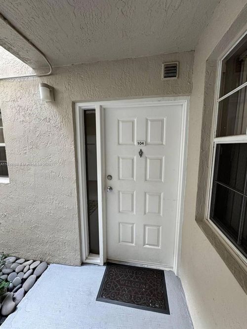 apt-104-2861 N Oakland Forest Dr, Oakland Park, FL, 33309-6457 | Card Image