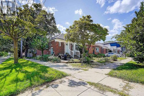 441 Rimilton Avenue, Toronto (Alderwood), ON, M8W2G7 | Card Image