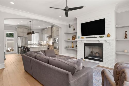 717 Lenox Ln, Atlanta, GA, 30324-6500 | Card Image