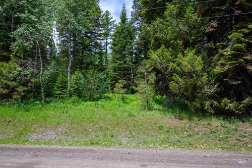 1705 W Mountain Rd, Donnelly, ID, 83615-7709 | Card Image