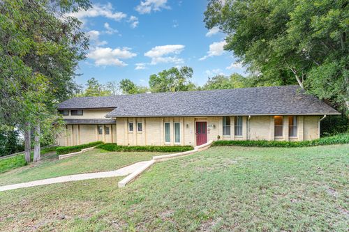 1515 Valley View Dr, Cedar Hill, TX, 75104-3021 | Card Image