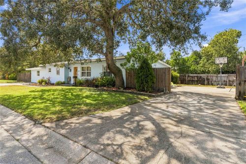 801 51st Ave S, ST PETERSBURG, FL, 33705-4949 | Card Image